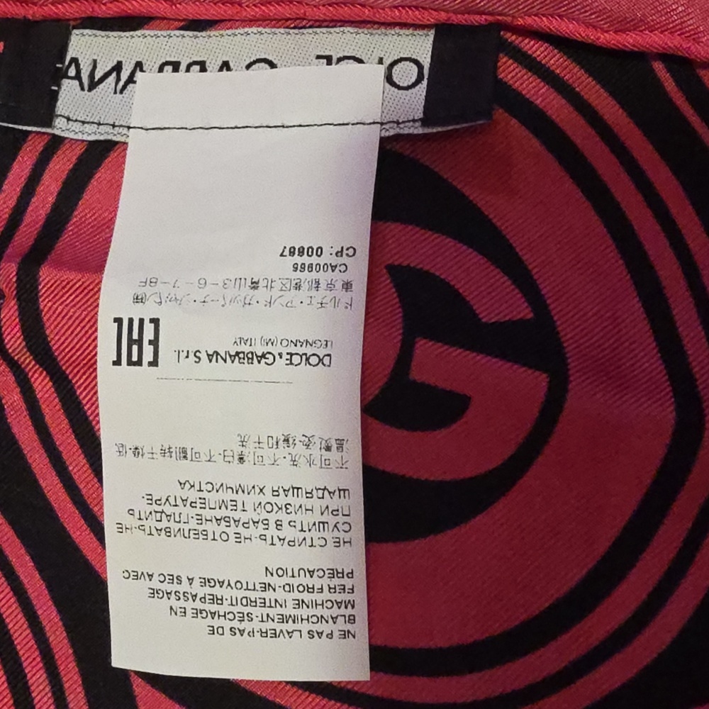 Dolce & Gabbana 100% Silk Large Logo Scarf! - Picture 10 of 13
